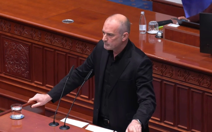 Snopçe: Çfarë vlen më shumë në politikë, pushteti apo karakteri?
