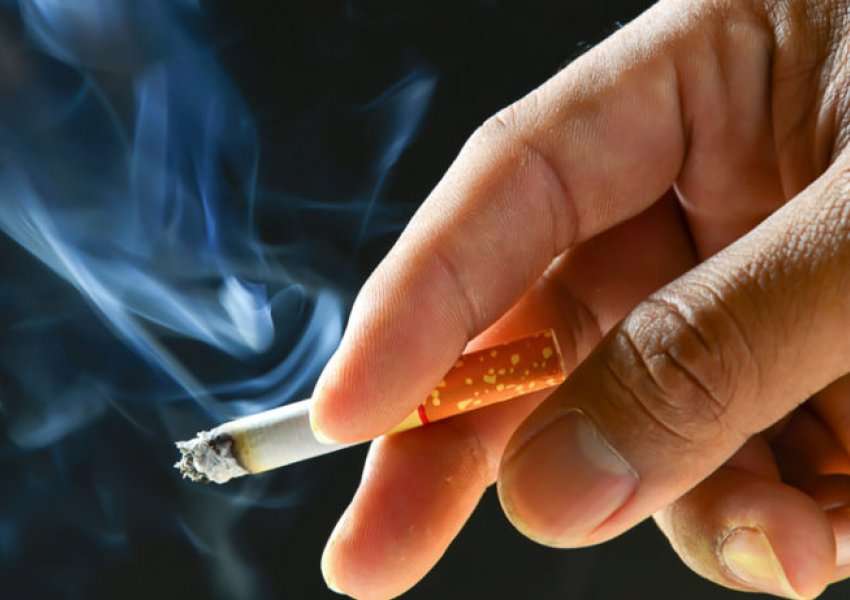Vetëm ata që paguajnë anëtarësi në një klub privat do të mund të pinë cigare – ndryshime në Ligjin për duhanin