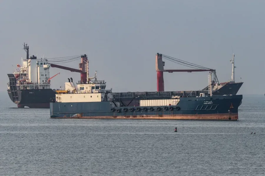 IMO kundërshton tarifën 20  për Ngushticën e Hormuzit  Nuk ka bazë ligjore