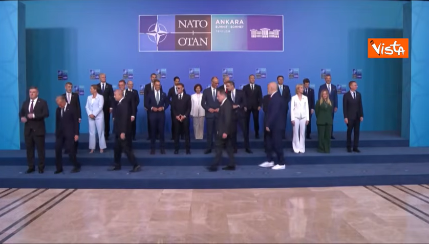 Trump e injoron plotësisht, Rama bën sërish si kloun me atlete të bardha gjatë samitit të NATO-s