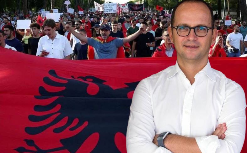 “Rruga drejt BE-së është penguar nga korrupsioni, jo nga protestat”- Mesazhi i fortë i Ditmir Bushatit: Ndryshimi është i pashmangshëm! Energjia e shesheve mund të shndërrohet në realitet politik!