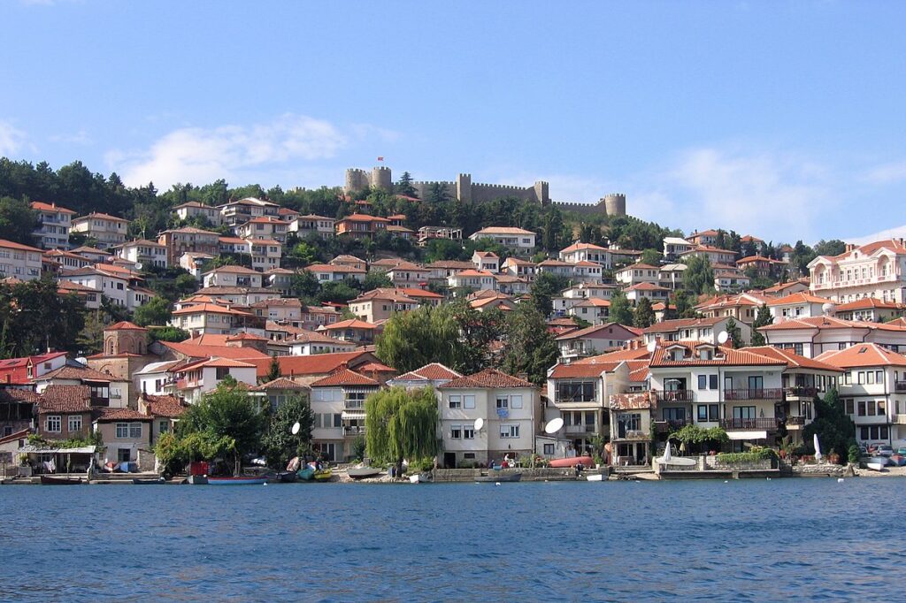 Policë serb do të patrullojnë në qytetin e Ohrit deri në fund të gushtit