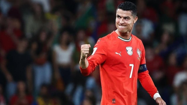 A tha “Bismilah”? Pëshpërima e Cristiano Ronaldos para penalltisë ndez debat në mbarë botën